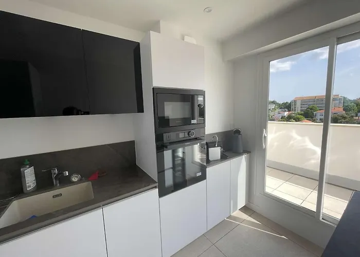 Superbe à 10m De La Plage, 2 Terrasses, 3 Chambres, Vue Océan - Fr-1-494-163 Royan